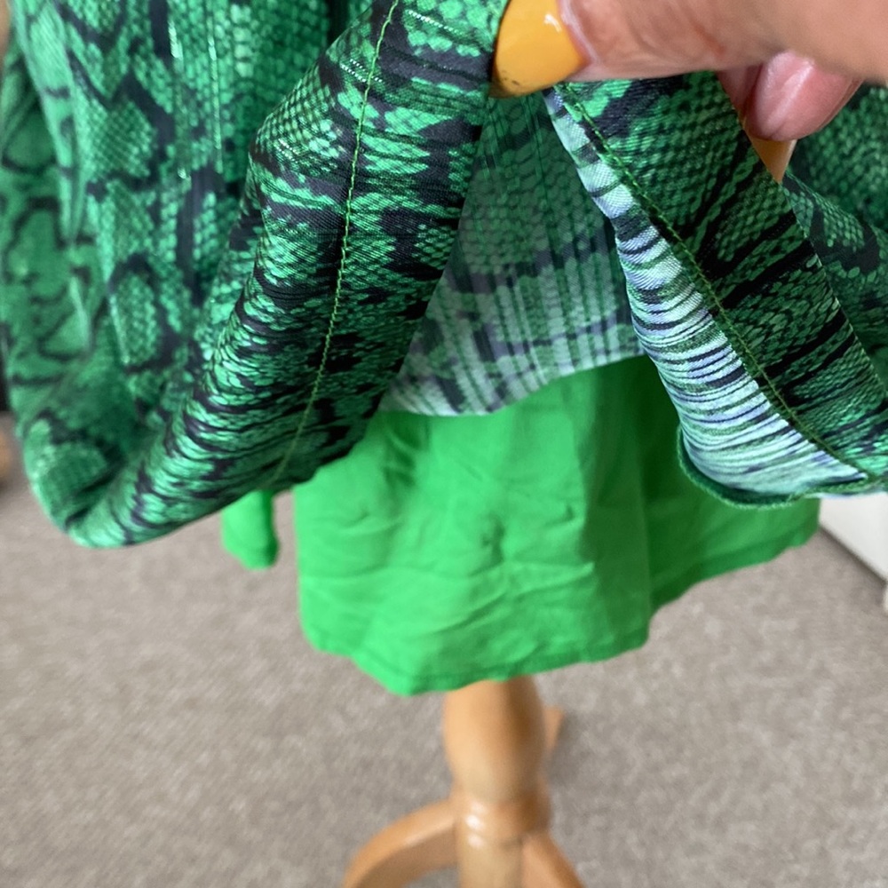 Brilliant green sheer lined top by Birgitte Herskind🌿 - Picture 11 of 12